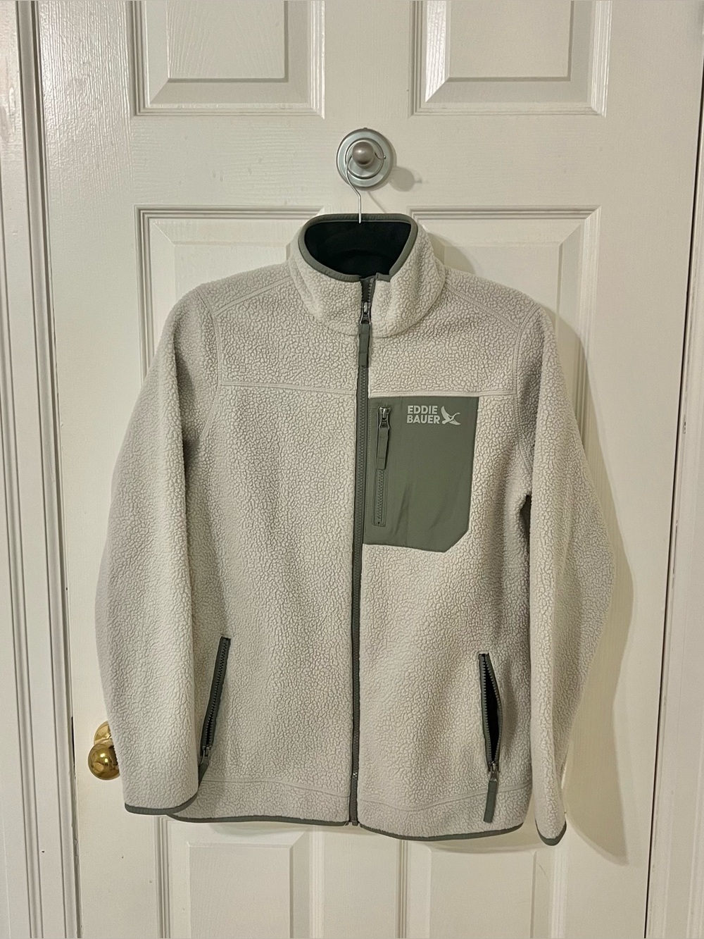 Eddie Bauer Cream Sherpa Zip-Front Jacket Green trim. size: Medium